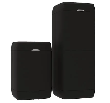 Twee zwarte afvalcontainers van verschillende groottes, met een eenvoudig en modern ontwerp.